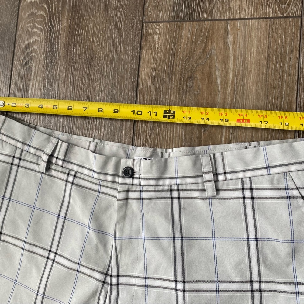 🌞3 for $15 Izod Gray Flat Front Shorts Casual Style - Picture 5 of 11